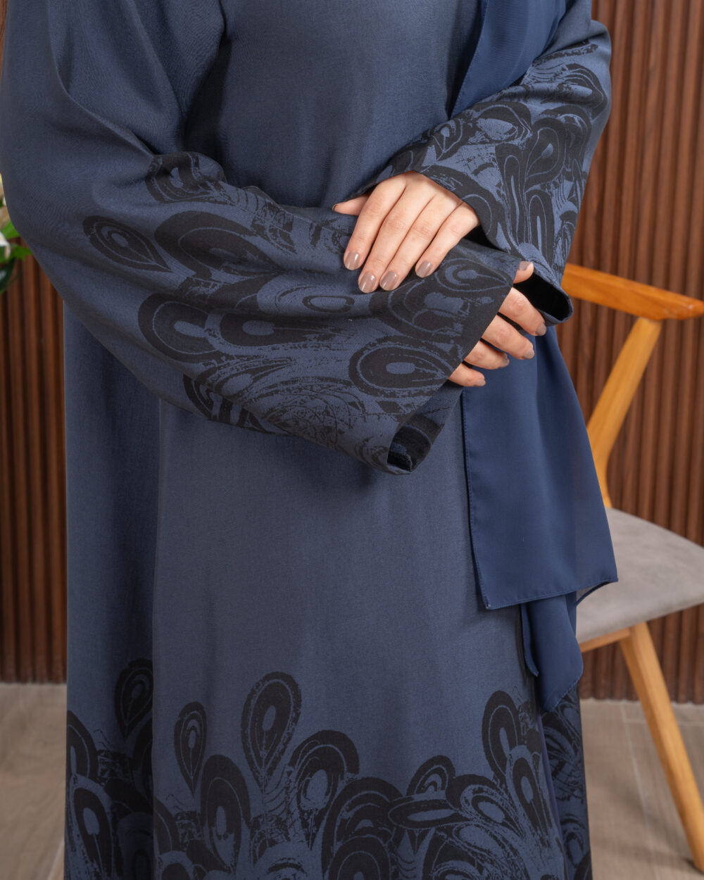 black blue double shaded abayaعباية سوداء زرقاء مزدوجة الظلال - Image 4