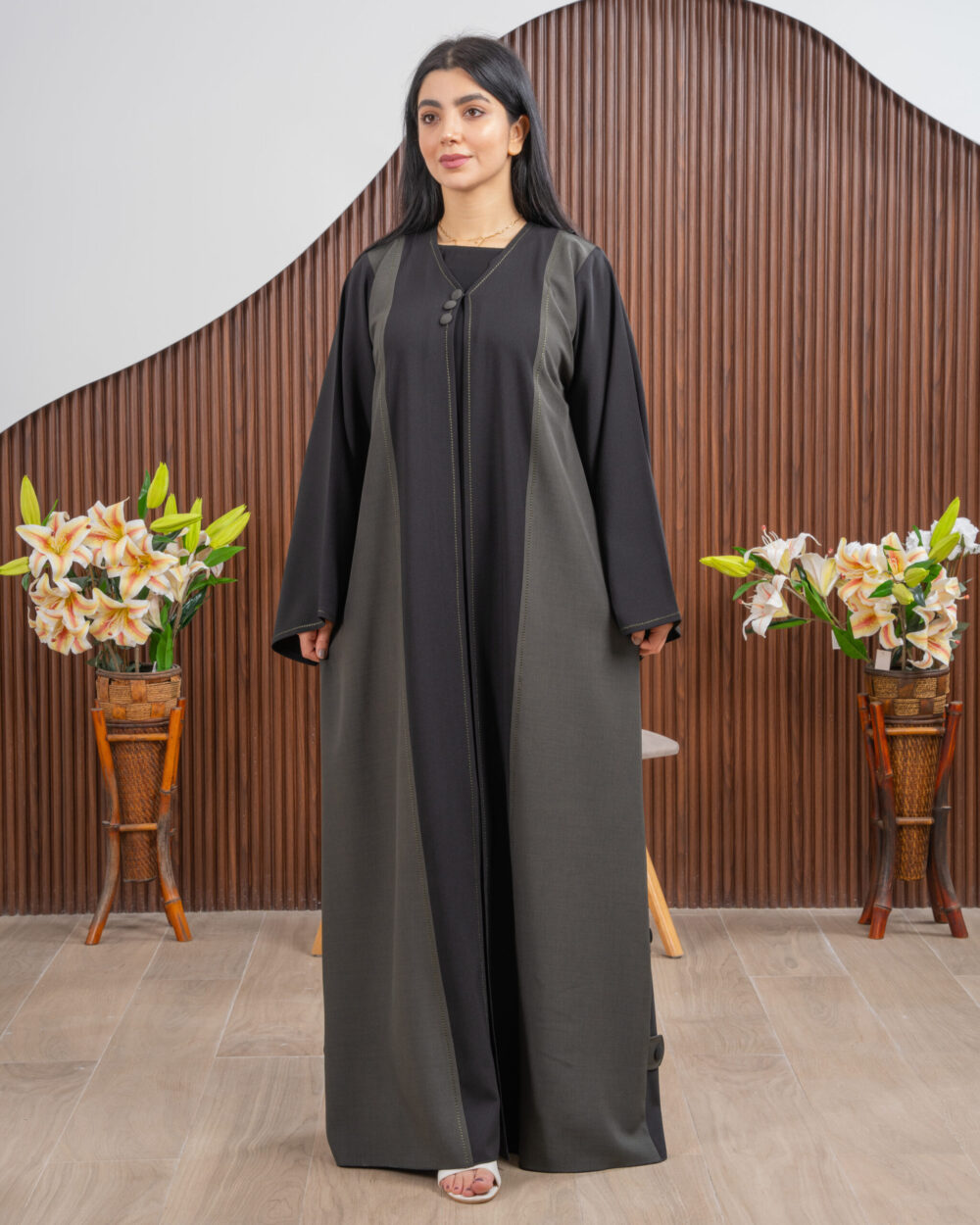 Black side button abaya