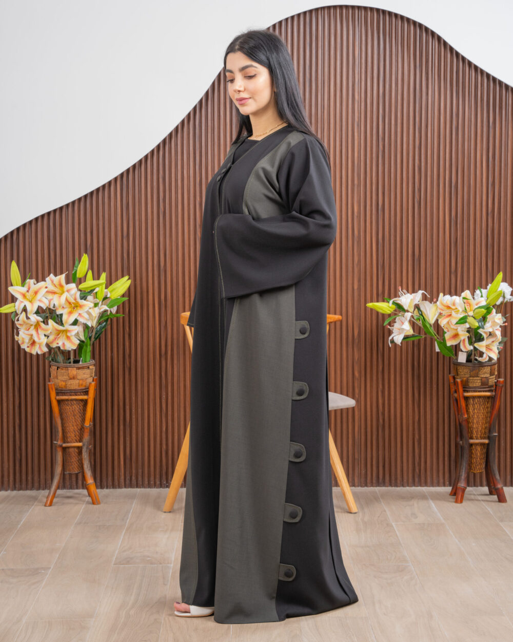 Black side button abaya - Image 3